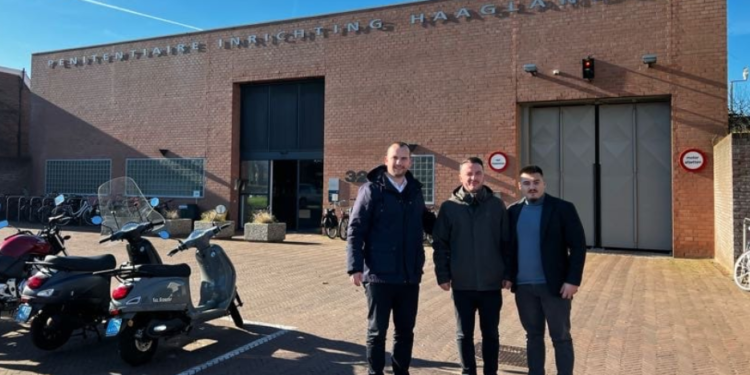 Molliqaj viziton ish-krerët e UÇK-së në Hagë