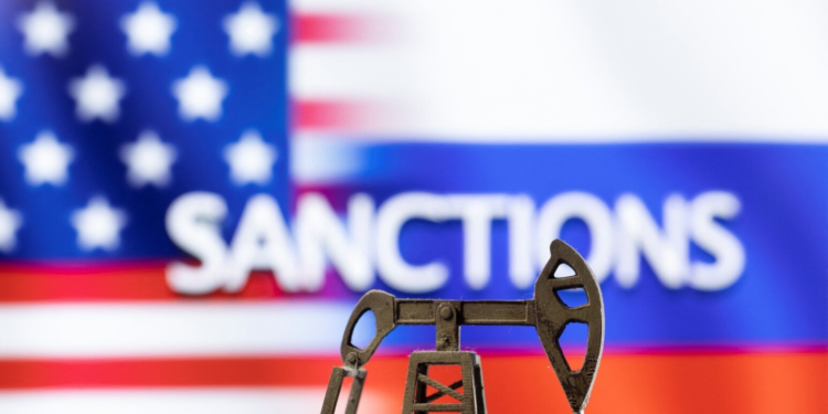 Rusia sanksionon 77 zyrtarë amerikanë