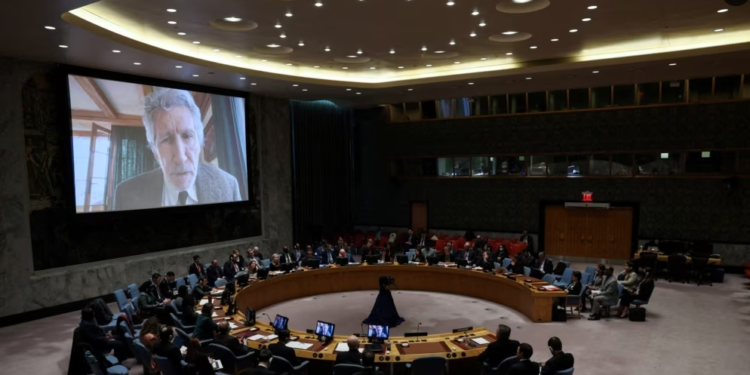 Ish-basisti i Pink Floyd kritikohet në Këshillin e Sigurimit pas komenteve për Ukrainën