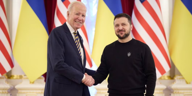 Bideni viziton Kievin