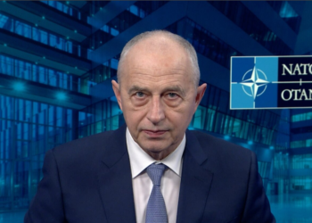 Zëvendësshefi i NATO-s: Rusia po pëson humbje edhe jashtë fushëbetejës