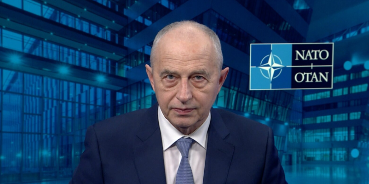 Zëvendësshefi i NATO-s: Rusia po pëson humbje edhe jashtë fushëbetejës