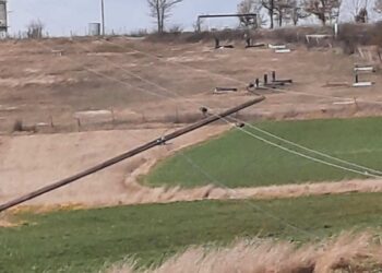 Erërat shkaktojnë dëme në rrjet, disa zona pa energji elektrike