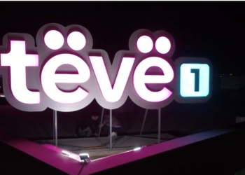 Tëvë1 një vit me ju