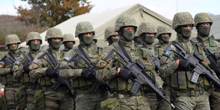 Ministria e Mbrojtjes: Me ligjin e ri, është ngushtuar dallimi në paga mes gradave