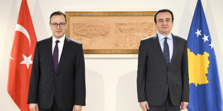 Kurti takon ambasadorin e ri të Turqisë, flasin për bashkëpunim ndërshtetëror