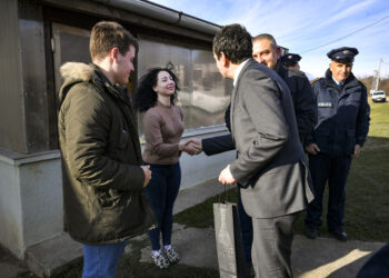 Kurti dhe Rashiqi vizitojnë dy familje serbe në Istog