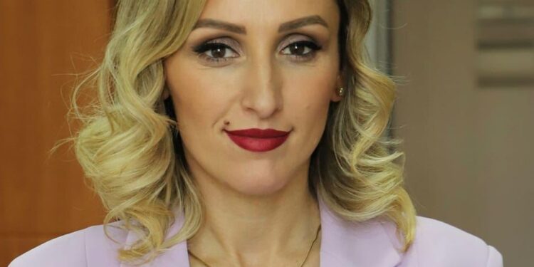 Bytyqi nga AAK: Kryeministri sot ka fyer rëndë zyrtarët publik