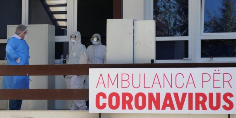 Dy të vdekur nga COVID-19 në 24 orët e fundit në Kosovë