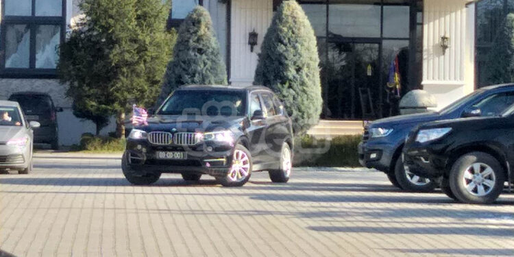 Takimit Kurti – Lajçak i bashkangjitet edhe ambasadori amerikan