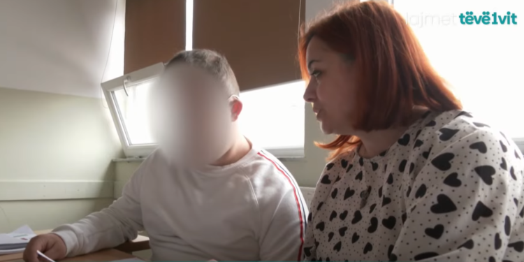 Asistentët e fëmijëve kundërshtojnë udhëzimin sipas së cilit do të asistojnë nga 8 fëmijë