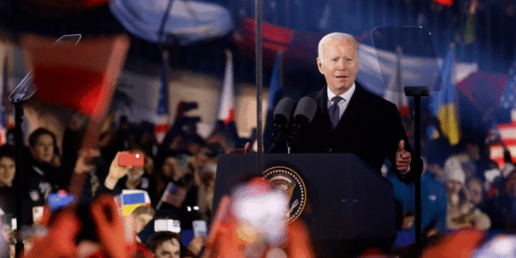 Biden takohet në Varshavë me liderët e Evropës Lindore