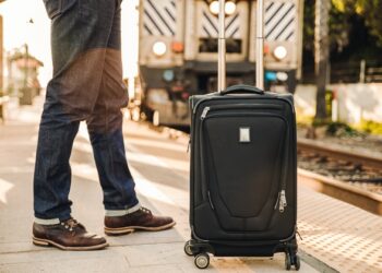 Pesë sekrete për të mos humbur asnjëherë valixhet në aeroport