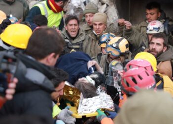 Mbi 23.000 viktima nga tërmetet në Turqi dhe Siri