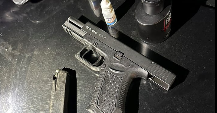 Policia konfiskon një armë në Vushtrri