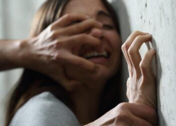 E dhunon një grua, arrestohet i dyshuari