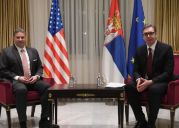 Vuçiqi takohet me Escobarin në Bruksel