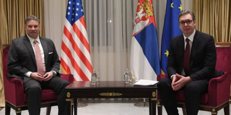 Vuçiqi takohet me Escobarin në Bruksel