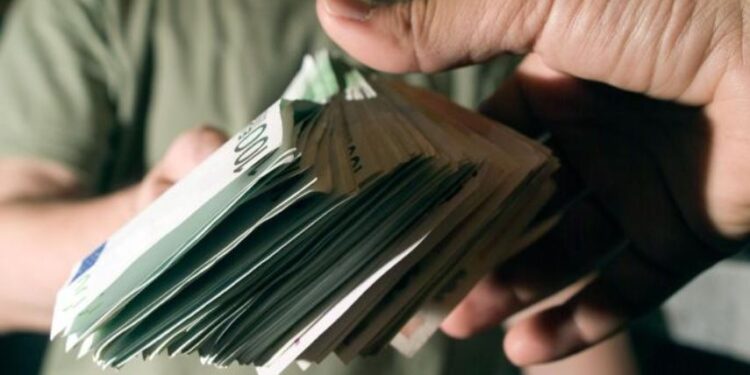 I mori para me premtimin se do t’ia punësonte një familjar në spital, arrestohet një person në Prizren