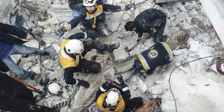 Numri i të vdekurve në Turqi dhe Siri është rritur mbi 1 mijë e 800