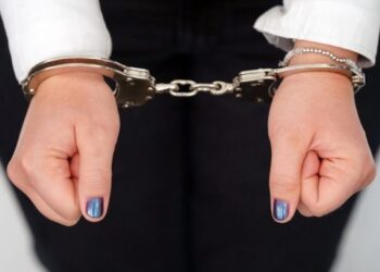 Arrestohet një grua, qëndroi mbi dy muaj në një hotel dhe u largua pa paguar