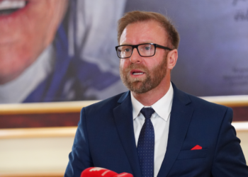 “Qartë dhe drejtë”, Haki Abazi mbështet qëndrimin e ShBA-së për Asociacionin