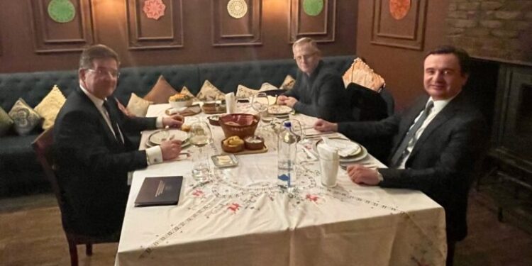 Kurti bashkë me Bislimin të hënën zhvillojnë një drekë pune me Lajçak