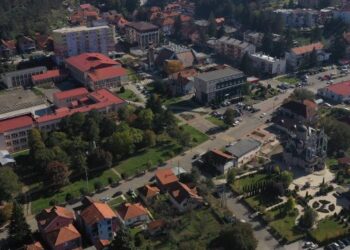 Ekipi i T7 ndiqet dhe kanoset në Leposaviq nga një person i armatosur