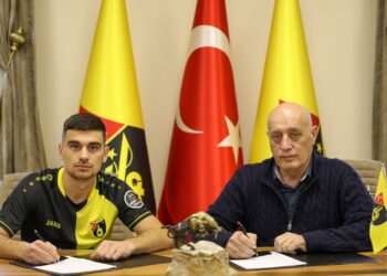 Zyrtare: Florian Loshaj transferohet te skuadra turke Istanbulspor