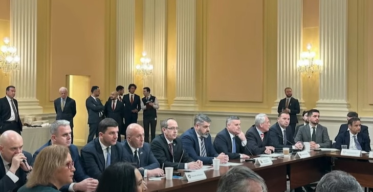 Mungesa e Kurti dhe Osmanit në “Lutjet e mëngjesit” paraqet ftohje të raporteve me ShBA-në