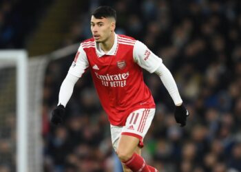 Arsenali ‘blindon’ Martinellin