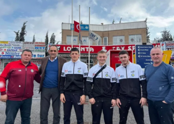 Delegacioni kosovar arrin në Stamboll