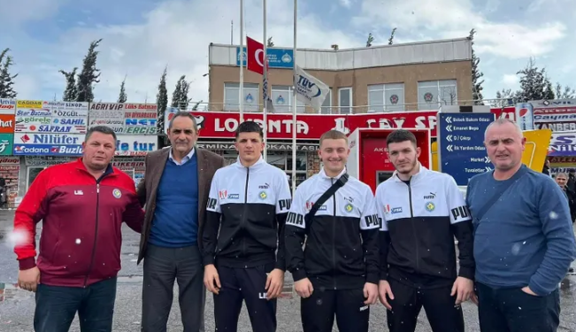 Delegacioni kosovar arrin në Stamboll