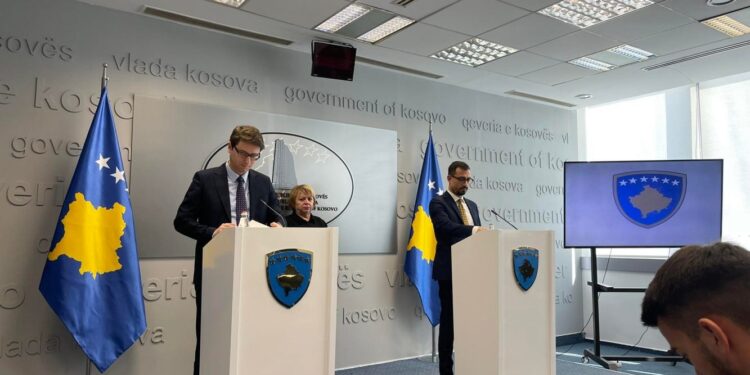 Dobra: Ligji i Pagave hyn në fuqi më 5 shkurt, në të kaluarën kishte pozitë “zyrtar për fotokopje”