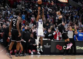 Çmenduri në NBA, në një ndeshje shënohen 351 pikë