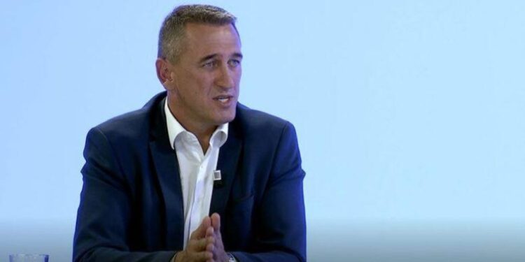 Rashiq për Kosovën dhe Serbinë: Duhet ta duam edhe nënën, edhe njerkën