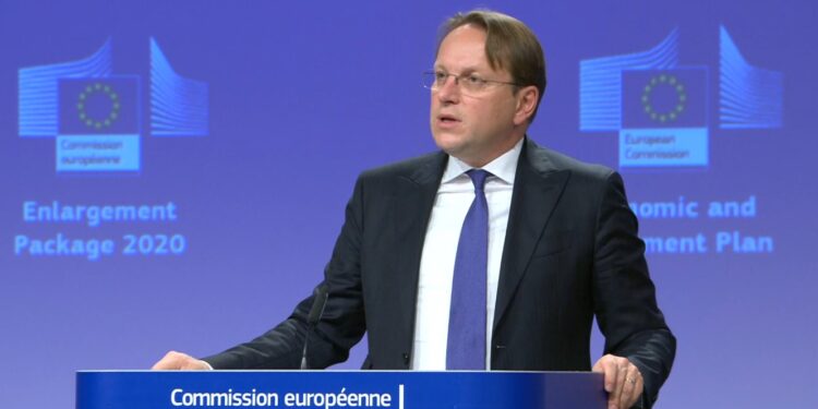Varhelyi: Komisioni Evropian i gatshëm ta kryej punën e tij, sa i përket aplikimit të Kosovës për BE