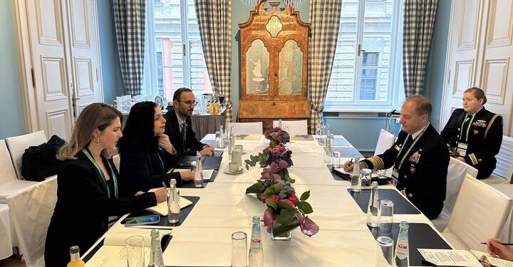 Presidentja takon admiralin Munsch, shpreh mirënjohje për punën e NATO-s në Kosovë