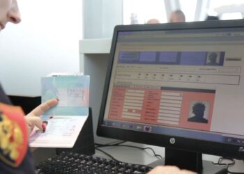 Arrestohen 6 policë të portit të Durrësit, merrnin ryshfet për kalime të paligjshme