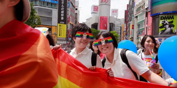 Kryeministri japonez shkarkon këshilltarin e tij pas komenteve nënçmuese për komunitetin LGBT