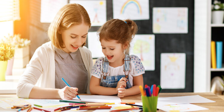 Fëmijët i përvetësojnë veprimet e prindërve