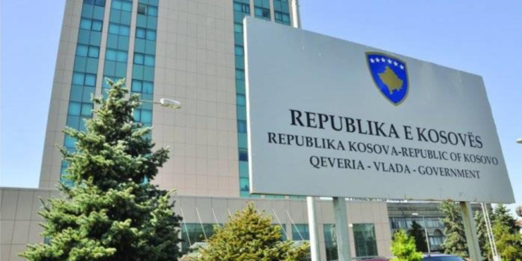 Qeveria e Kosovës diskuton me banorët lokalë në veri për shpronësimin