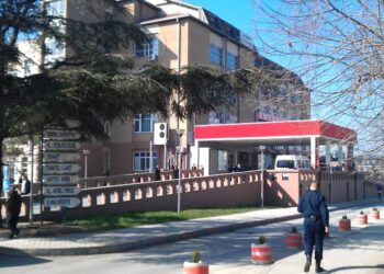 35-vjeçarja hidhet nga ndërtesa, vdes në QKUK