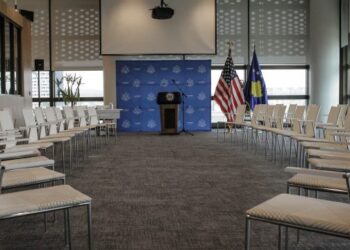 Ambasadori Hovenier organizon takim tjetër “për të lehtësuar diskutimin e mëtejmë” për Asociacionin