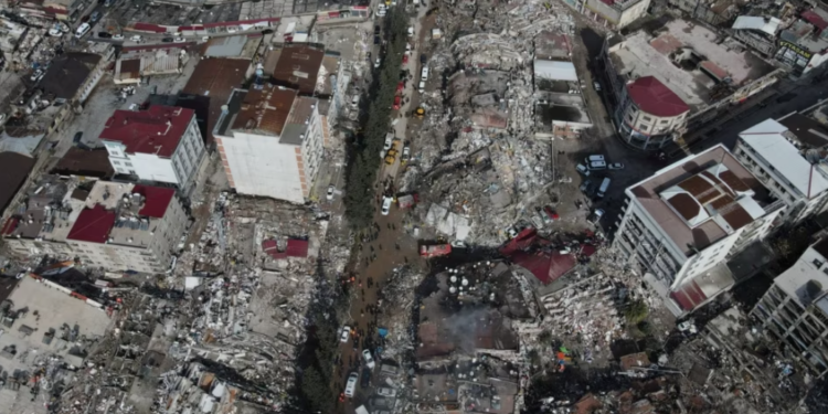 Shkon në mbi 7260 numri i viktimave në Turqi e Siri