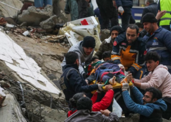 Shkon në mbi 3.400 numri i viktima nga tërmetet në Turqi dhe Siri