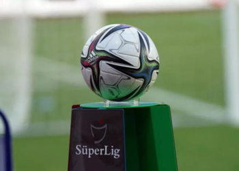 Zyrtare, pezullohen të gjitha ndeshjet e Superligës turke