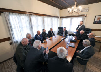 Kurti viziton Shoqatën e ish të burgosurve politikë