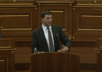 Krasniqi: ‘Përvojat evropiane’ që përmenden në propozim janë Ishujt Aland e Tiroli Jugor, neni 7 sjell autonomi për serbët