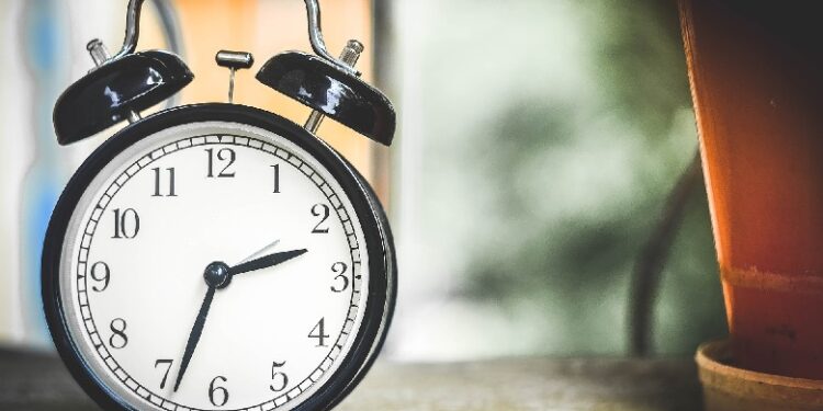 Më 26 mars bëhet ndërrimi i orës